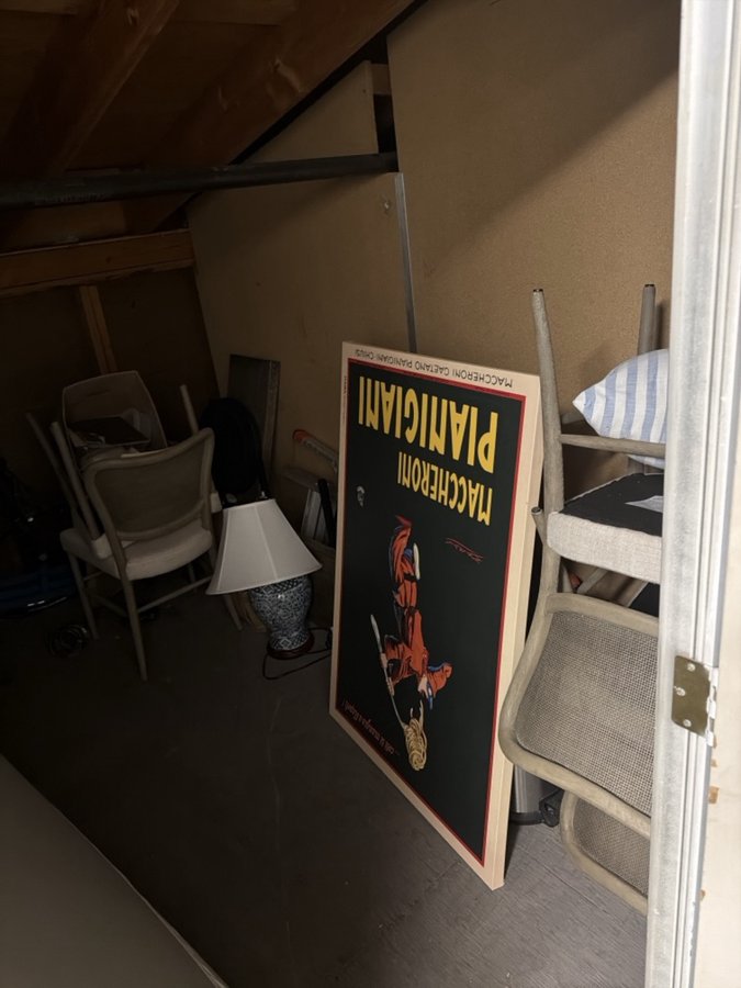 7 x 10 storage unit in Concord, CA