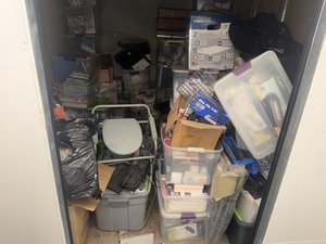 7 x 10 storage unit in Los Angeles, CA