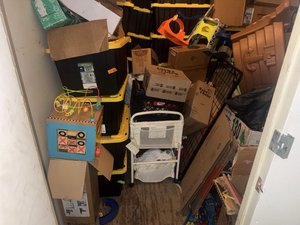 10 x 10 storage unit in Los Angeles, CA