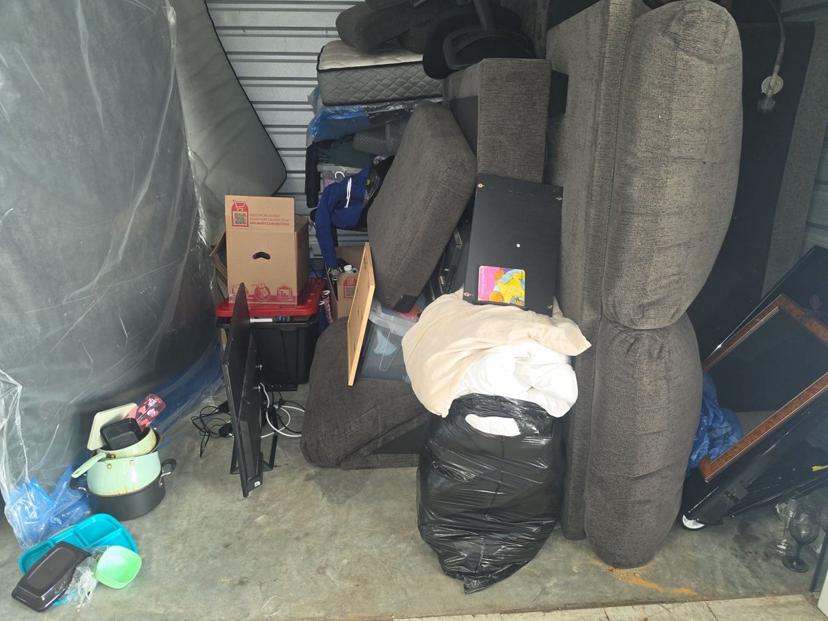 10 x 10 storage unit in Charlotte, NC