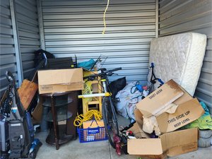 10 x 10 storage unit in Cleveland, OH