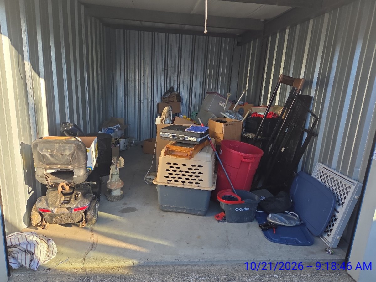 10 x 15 storage unit in Bicknell, IN