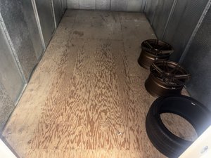 8 x 15 storage unit in Los Angeles, CA