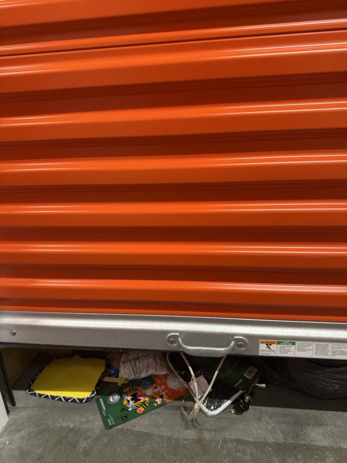 5 x 10 storage unit in Pittsburg, CA