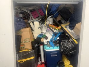 10 x 10 storage unit in Los Angeles, CA