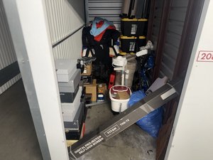 5 x 10 storage unit in Los Angeles, CA
