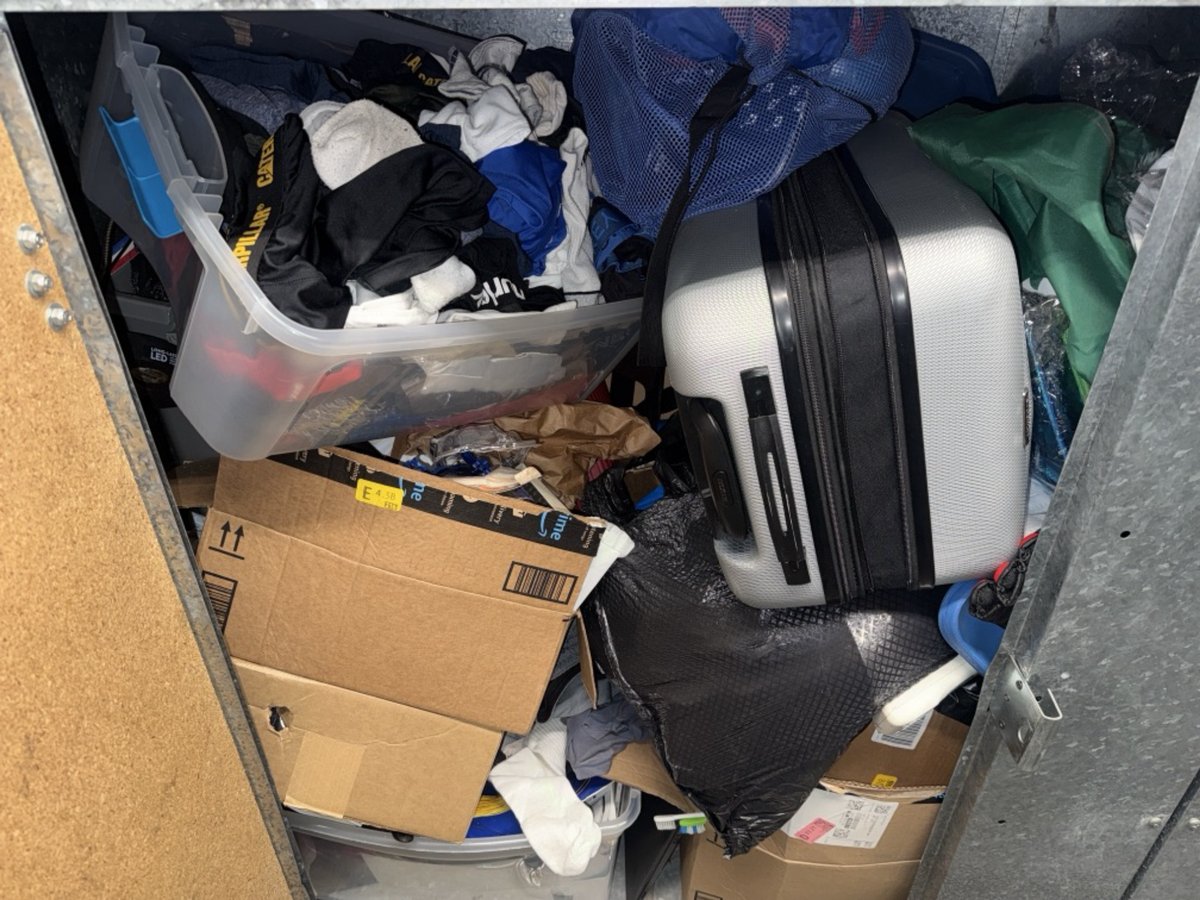 4 x 3 storage unit in Los Angeles, CA