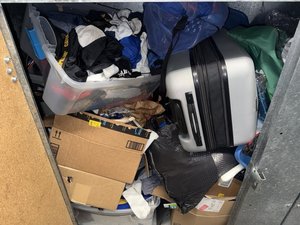 4 x 3 storage unit in Los Angeles, CA