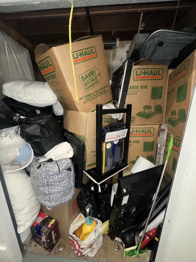 7 x 10 storage unit in Los Angeles, CA