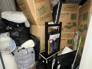 7 x 10 storage unit in Los Angeles, CA