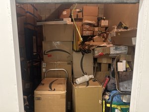 10 x 15 storage unit in Los Angeles, CA