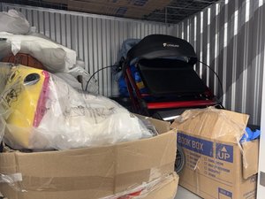 5 x 4 storage unit in Los Angeles, CA