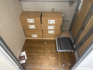 4 x 5 storage unit in Los Angeles, CA