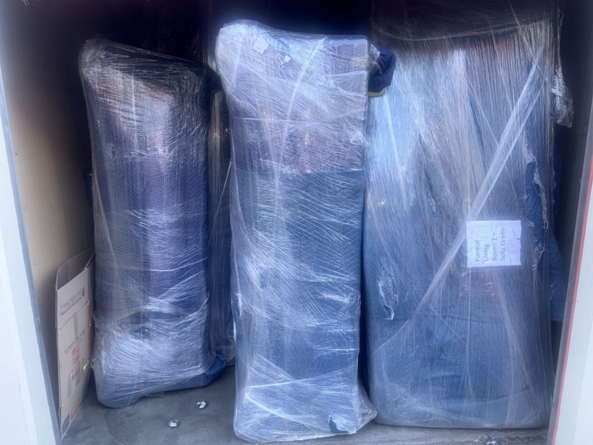 10 x 25 storage unit in Los Angeles, CA