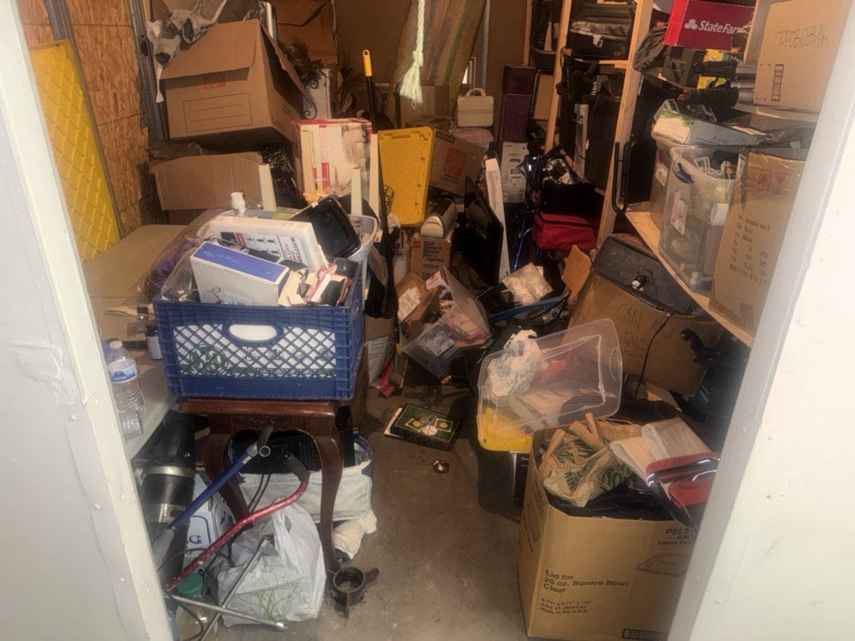 10 x 15 storage unit in Los Angeles, CA