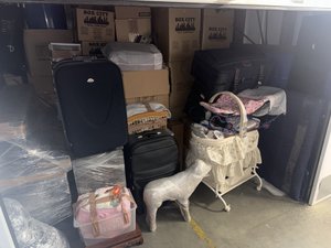 10 x 14 storage unit in Los Angeles, CA