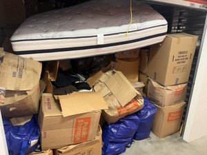 10 x 20 storage unit in Los Angeles, CA
