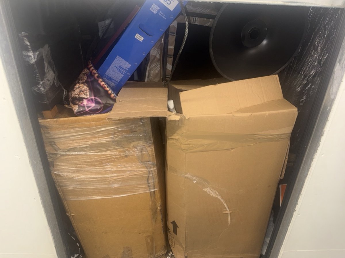 7 x 10 storage unit in Venice, CA