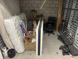 9 x 10 storage unit in Los Angeles, CA