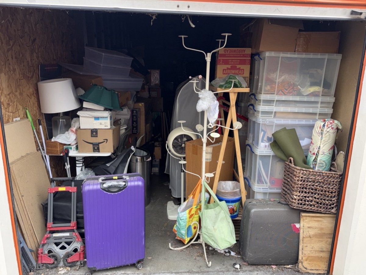 10 x 30 storage unit in Venice, CA