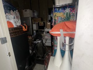 10 x 10 storage unit in Venice, CA