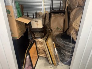 7 x 10 storage unit in Los Angeles, CA