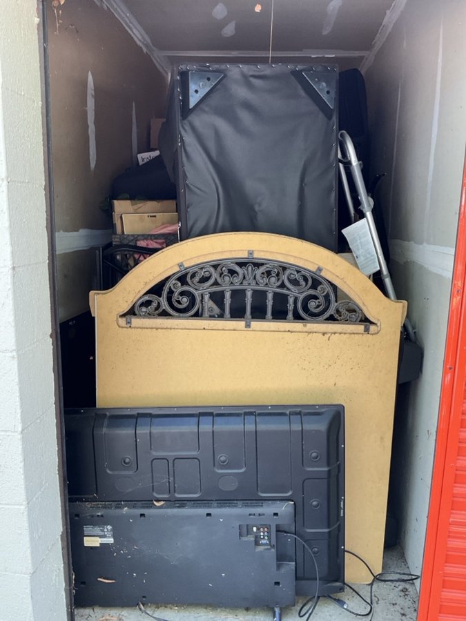 5 x 10 storage unit in Florence, SC