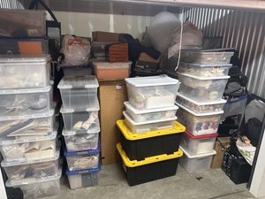 10 x 10 storage unit in Los Angeles, CA