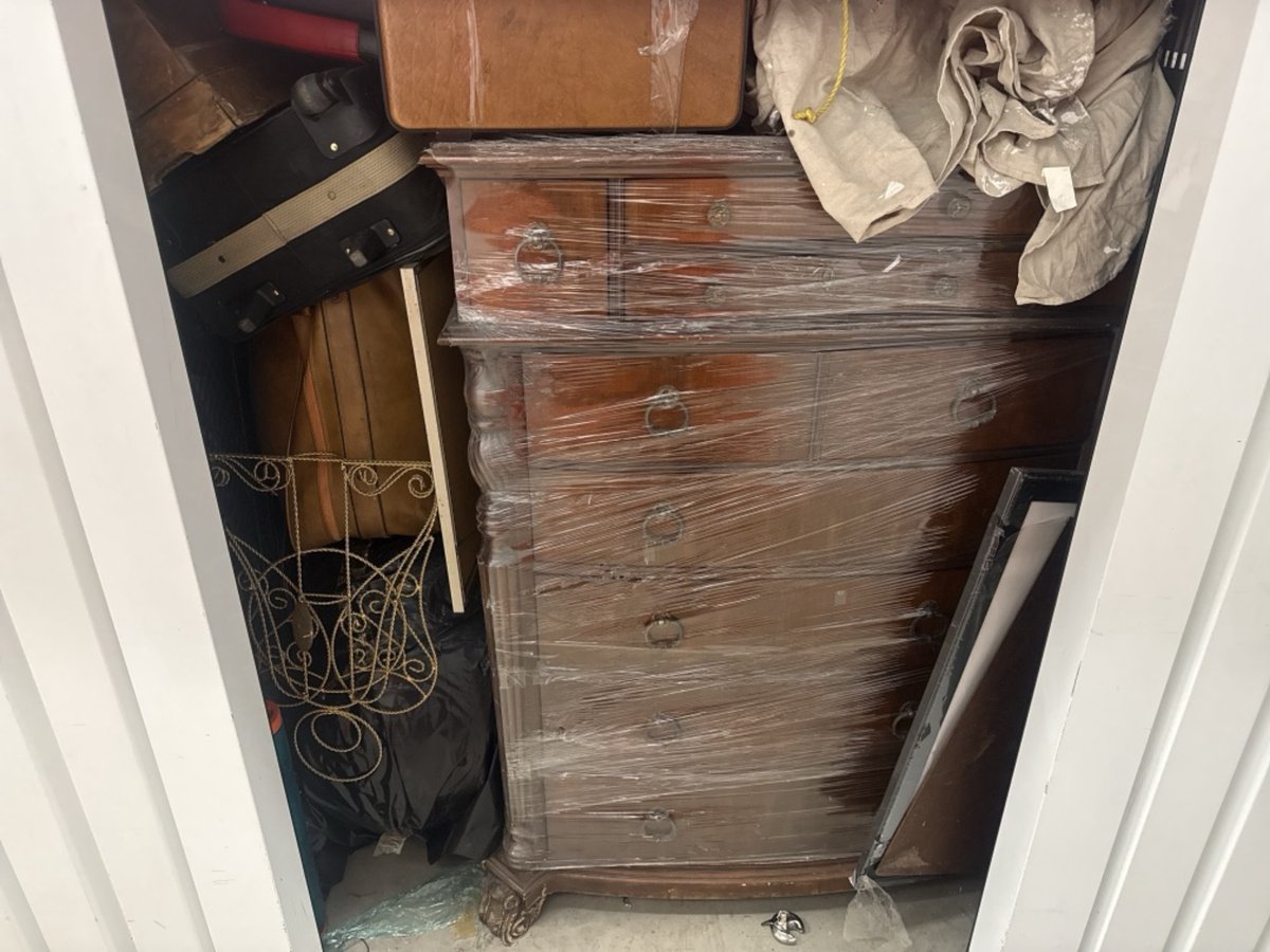 7 x 10 storage unit in Los Angeles, CA