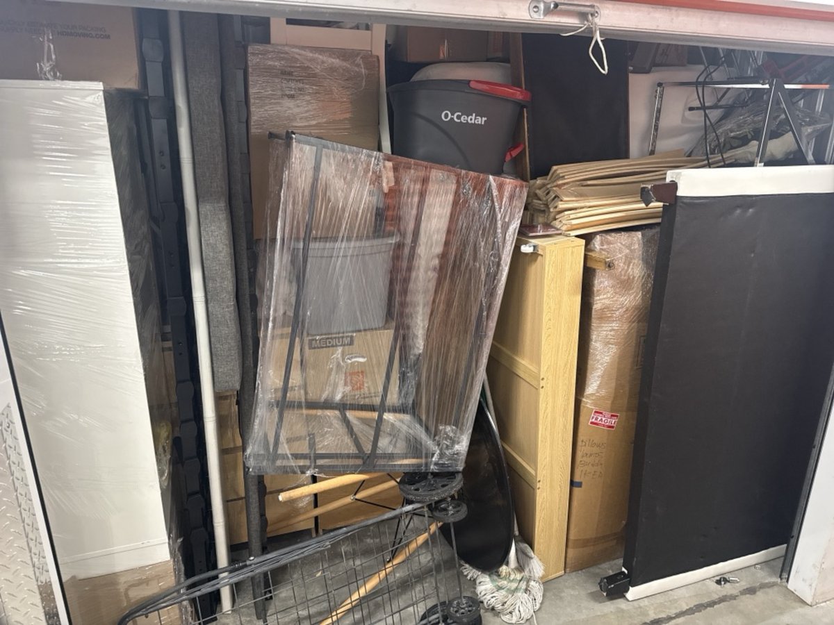 5 x 10 storage unit in Los Angeles, CA