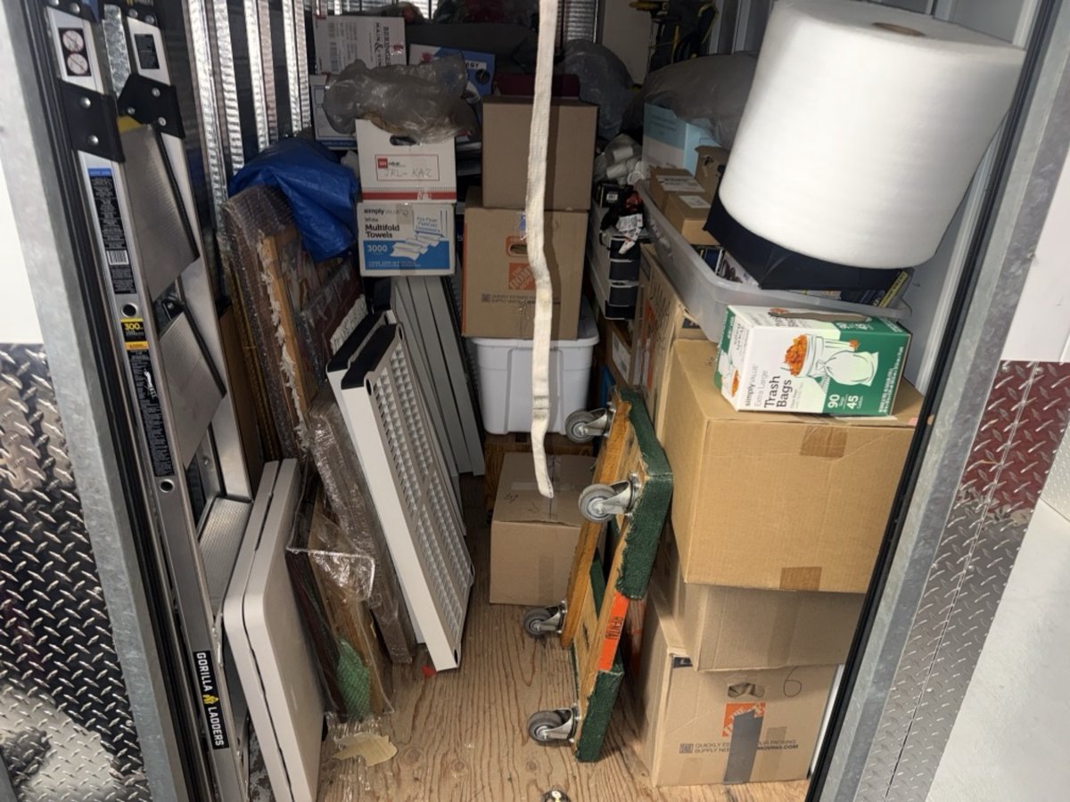 5 x 10 storage unit in Los Angeles, CA