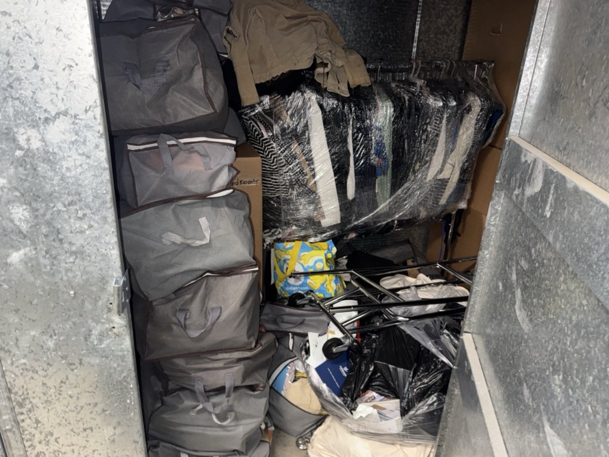 5 x 9 storage unit in Los Angeles, CA