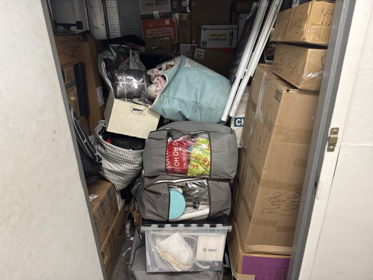 9 x 10 storage unit in Los Angeles, CA