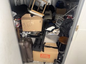 9 x 10 storage unit in Los Angeles, CA