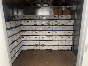 10 x 10 storage unit in Los Angeles, CA