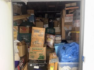 10 x 19 storage unit in Los Angeles, CA