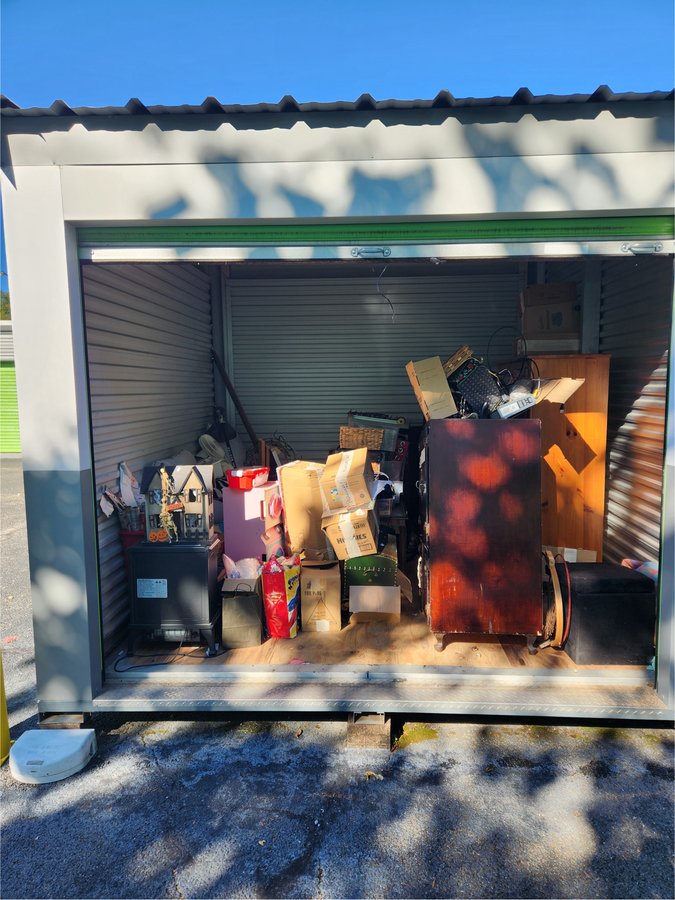 10 x 10 storage unit in Huntsville, AL