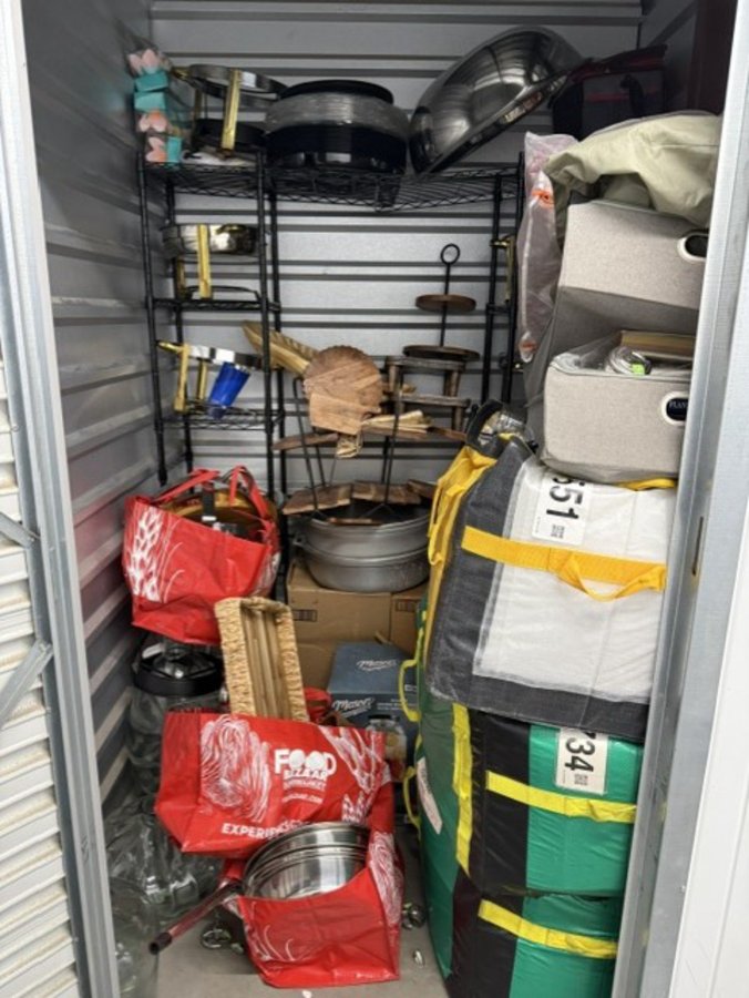 5 x 5 storage unit in Edgewater, NJ