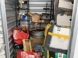5 x 5 storage unit in Edgewater, NJ