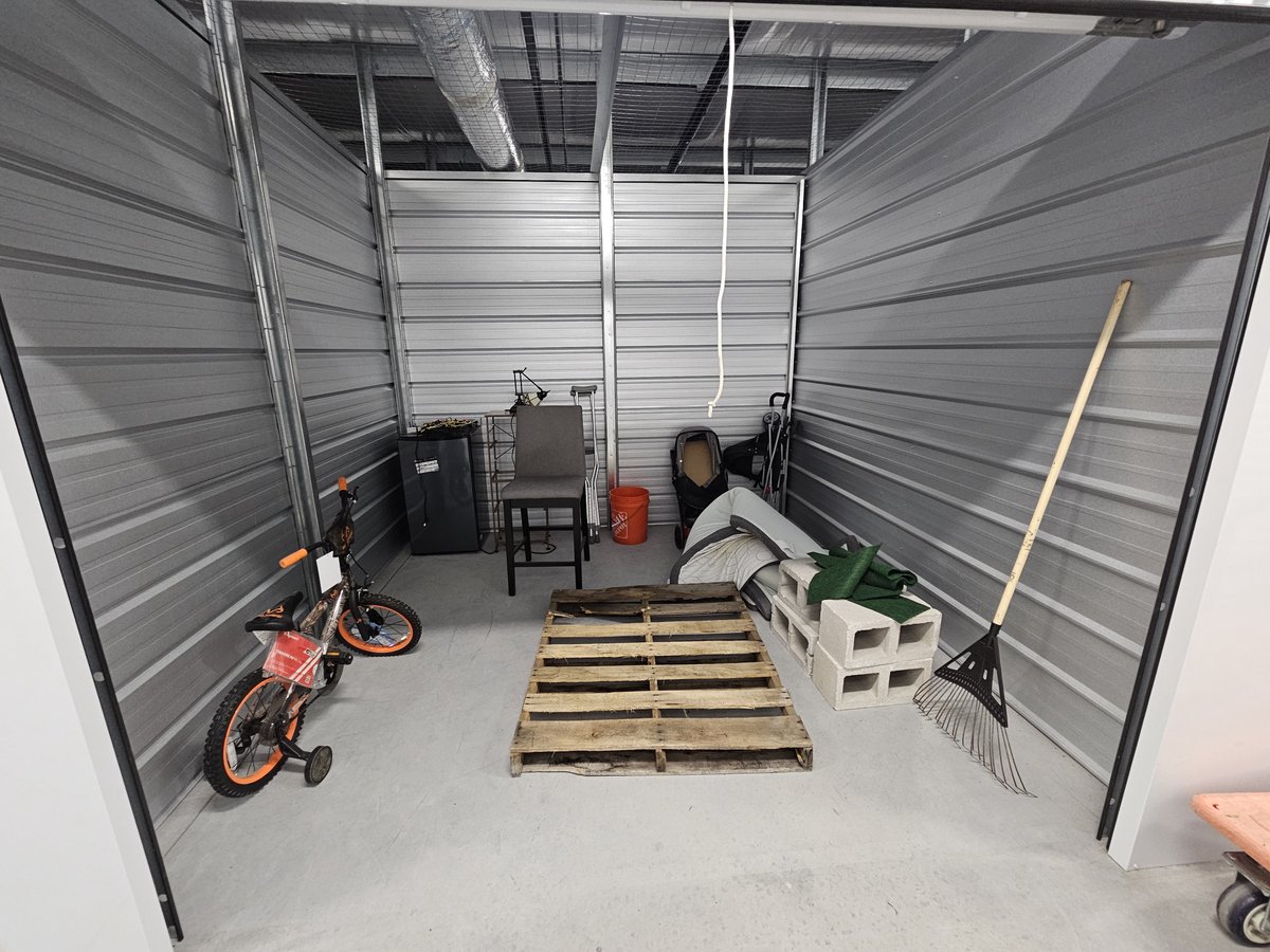 10 x 10 storage unit in Daytona Beach, FL