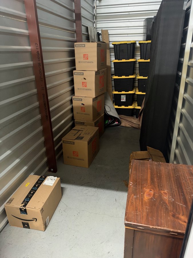 5 x 15 storage unit in Scottdale, GA