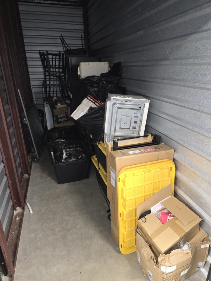 5 x 15 storage unit in Laurel, MD