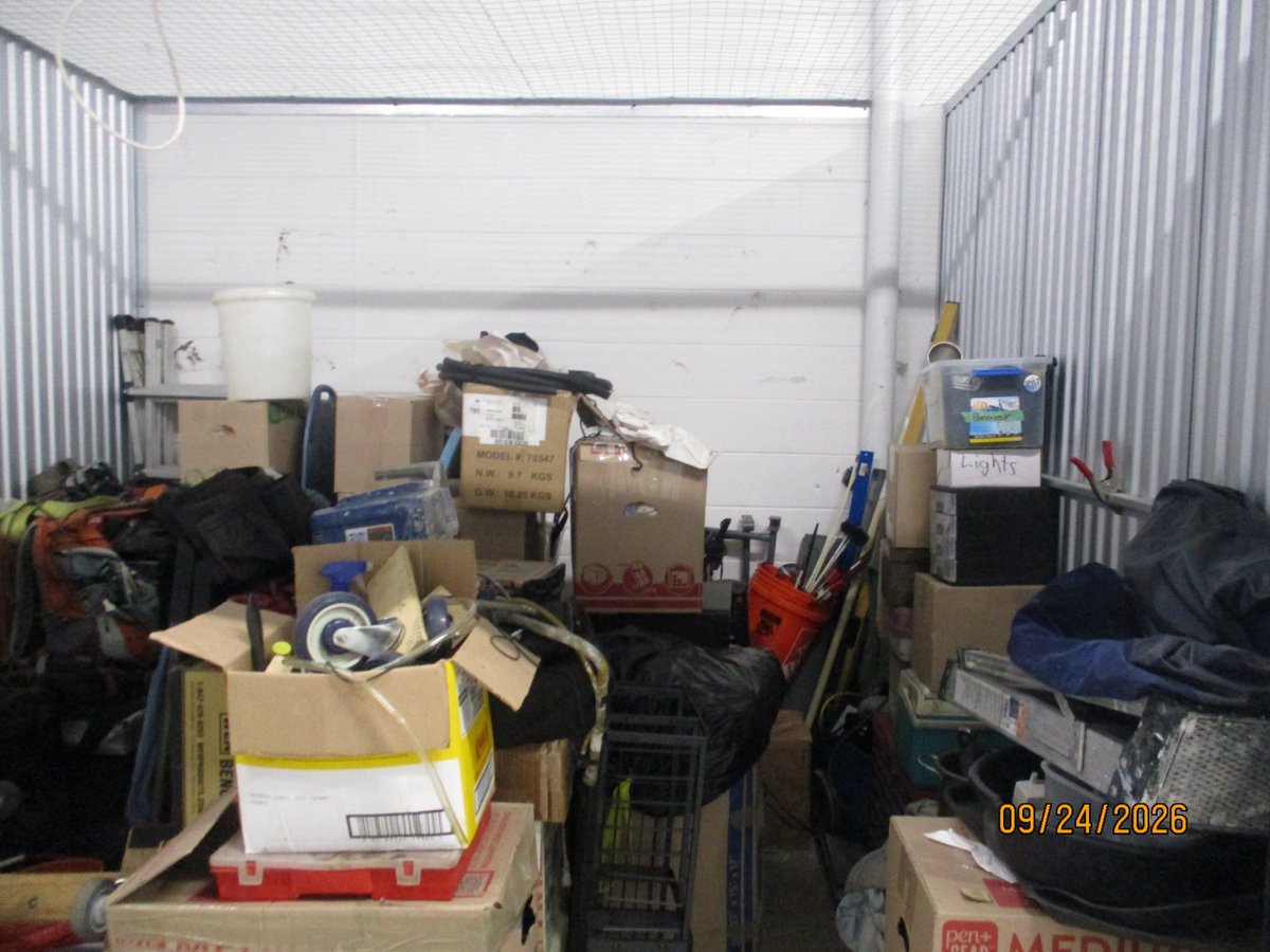 10 x 10 storage unit in Bradenton, FL