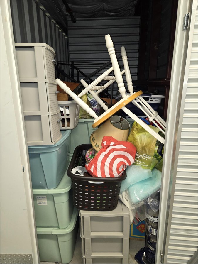 5 x 10 storage unit in Orange, CT