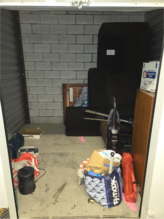 10 x 10 storage unit in Orange, CT