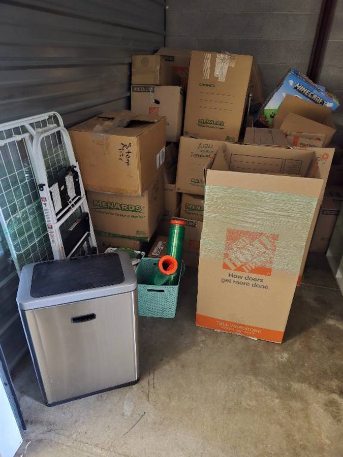10 x 10 storage unit in Chicago, IL