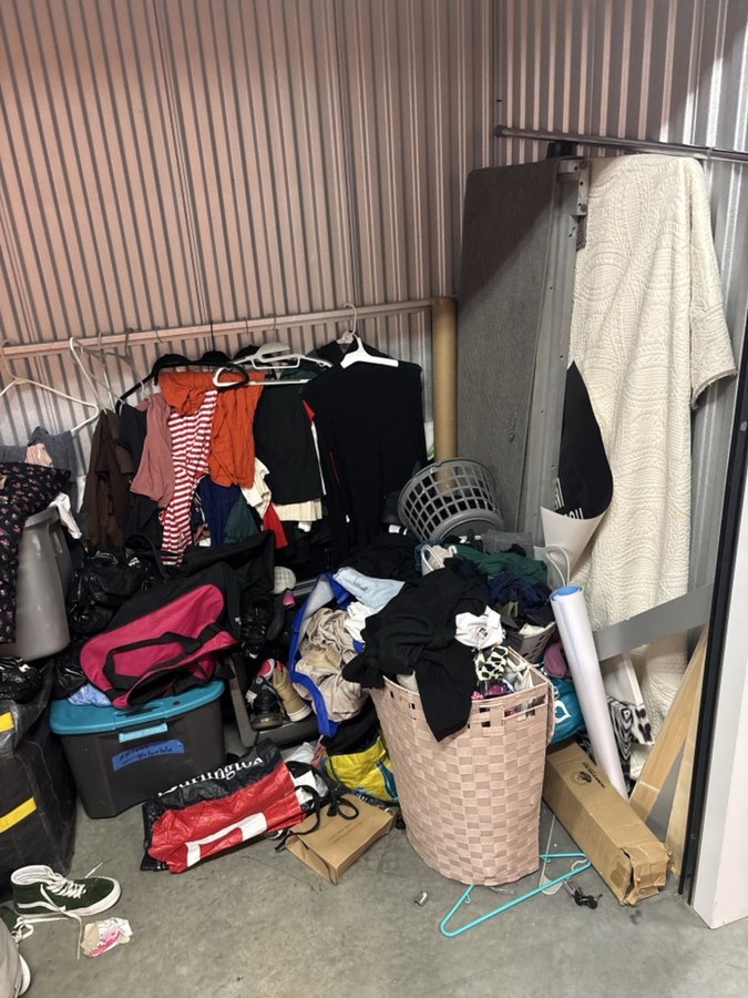 10 x 5 storage unit in Gardena, CA