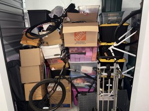 10 x 5 storage unit in Gardena, CA