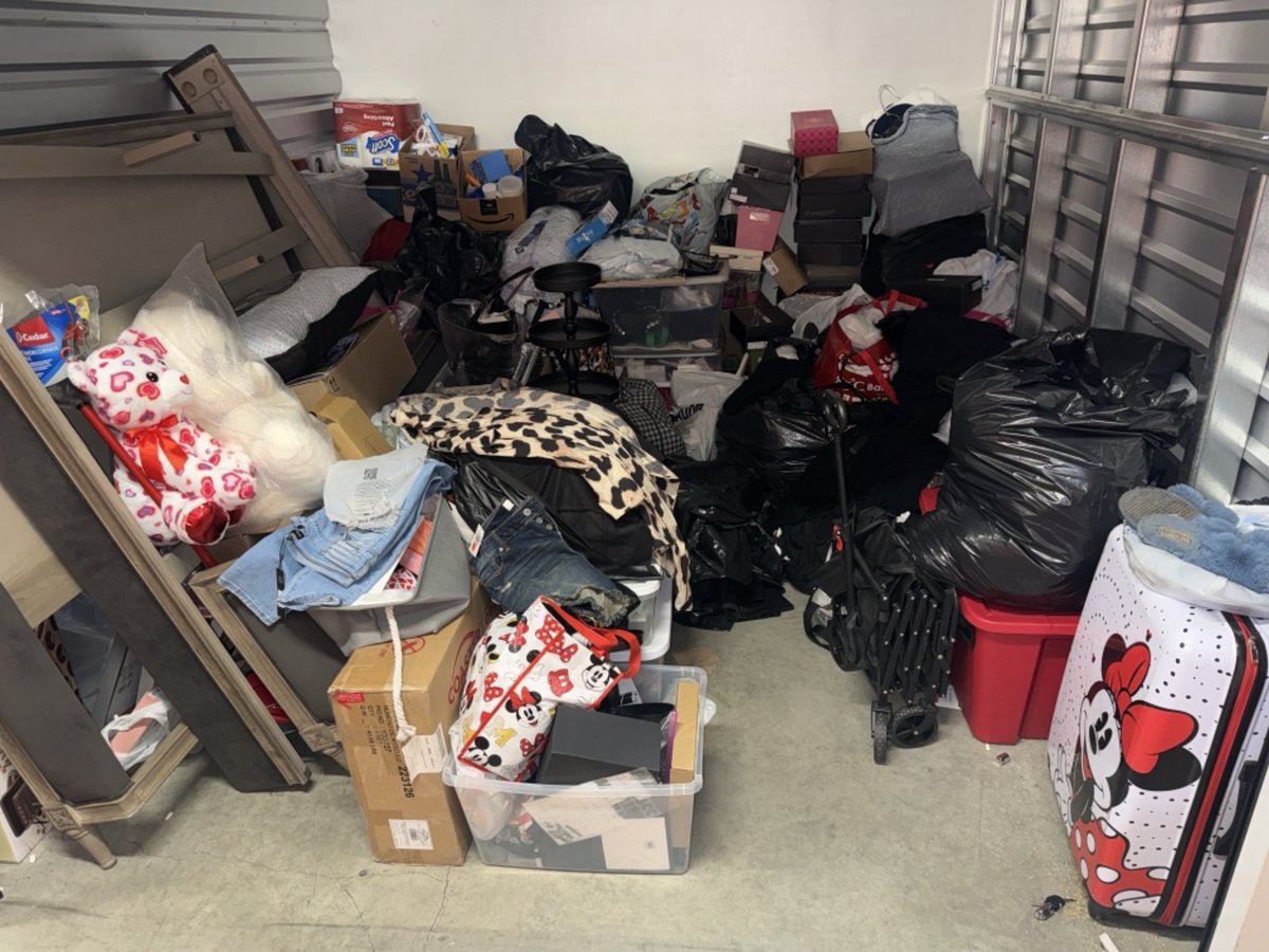 10 x 10 storage unit in Gardena, CA