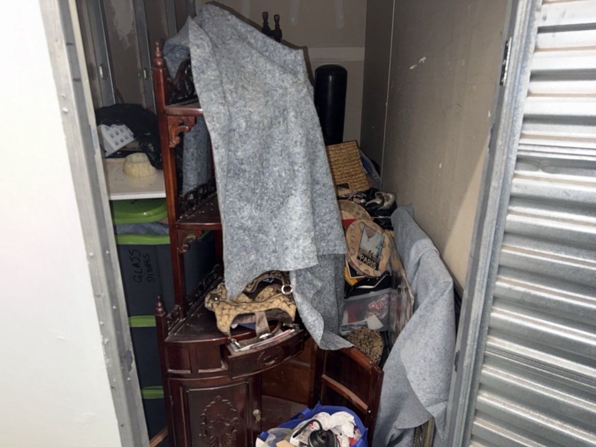 5 x 10 storage unit in Hawthorne, CA